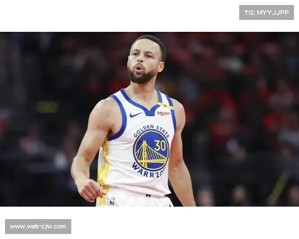 终场哨响，库里仰头凝视计分牌，98分个人表演难掩球队连败困境